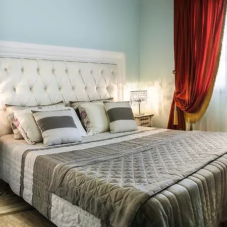 Augustus ホテル *